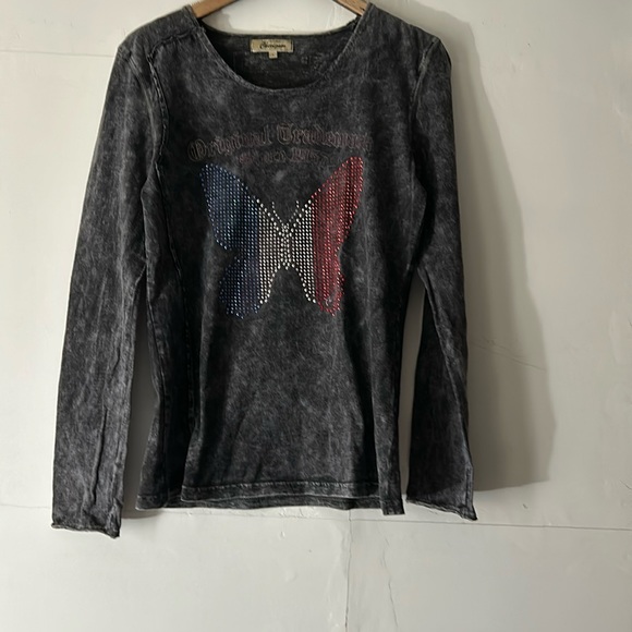 Chevignon - Picture 1 of 8